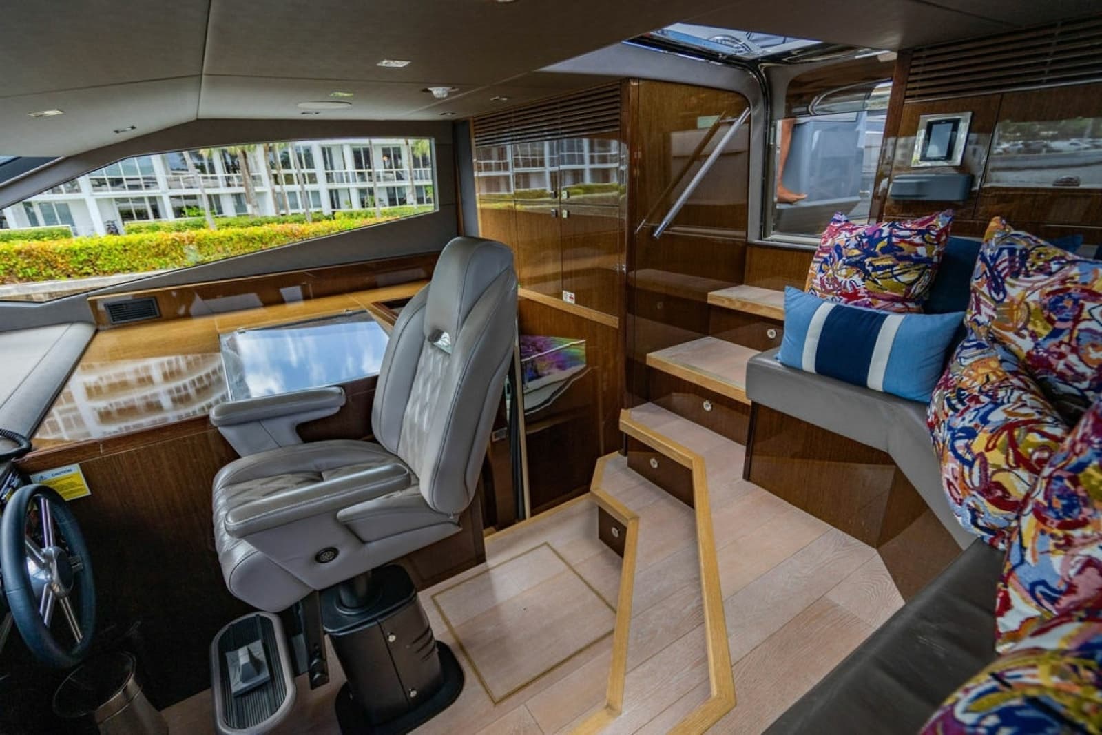 2019 Sunseeker 95 Motor Yacht - Photo 87
