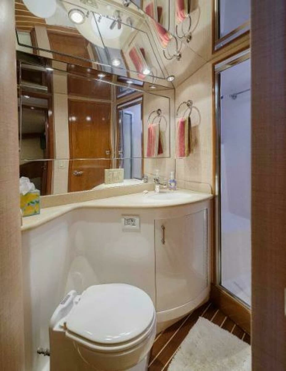 2002 Hatteras 50 Convertible - Photo 22