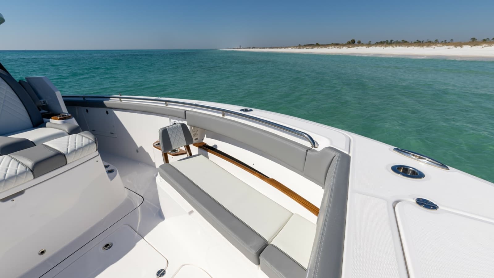 2023 Everglades 455 Center Console - Photo 25