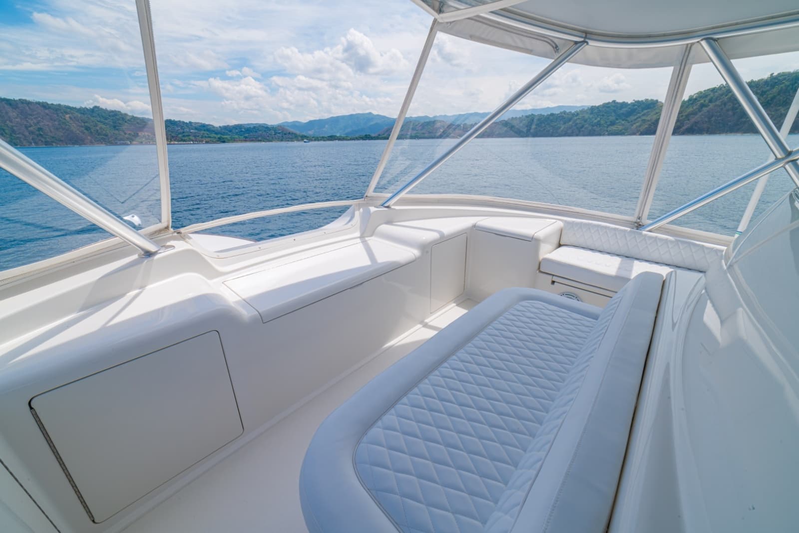 2012 Viking 60 Convertible - Photo 13