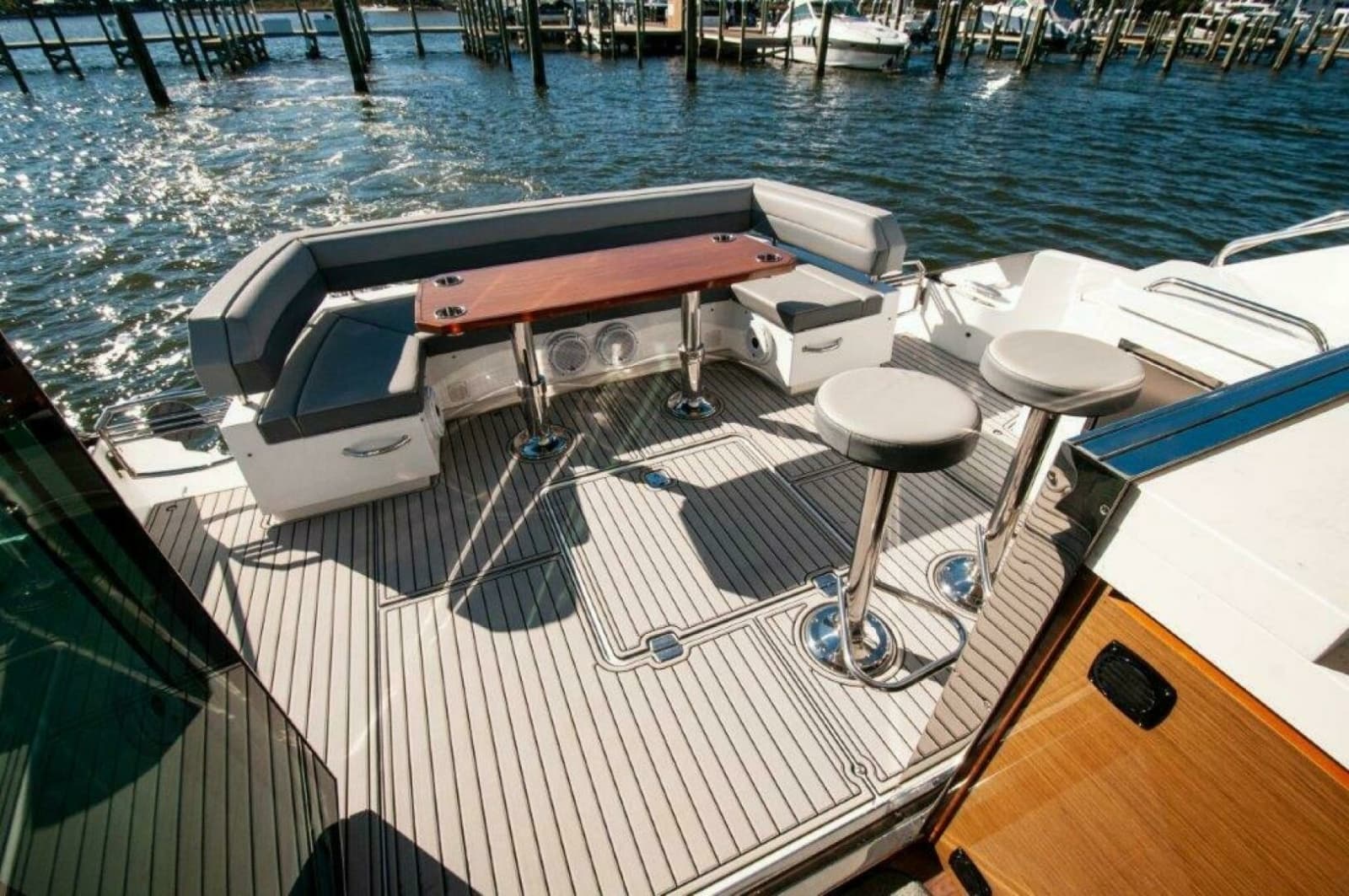 2020 Cruisers Yachts 60 Cantius - Photo 38