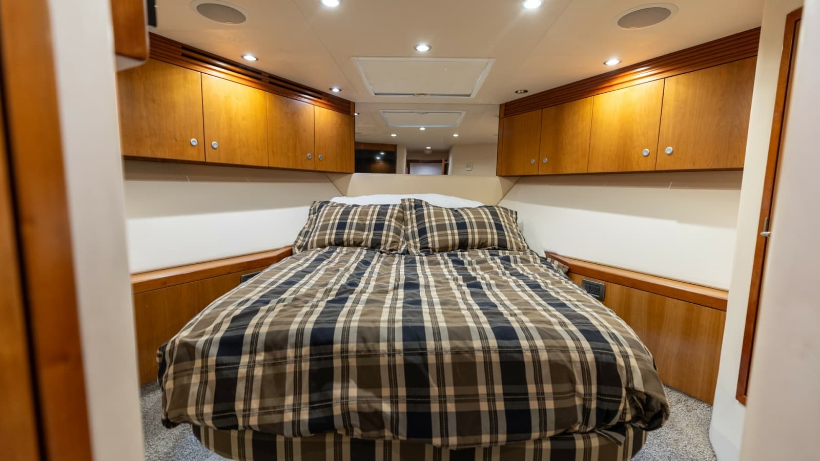 2010 Hatteras 60 GT - Photo 22