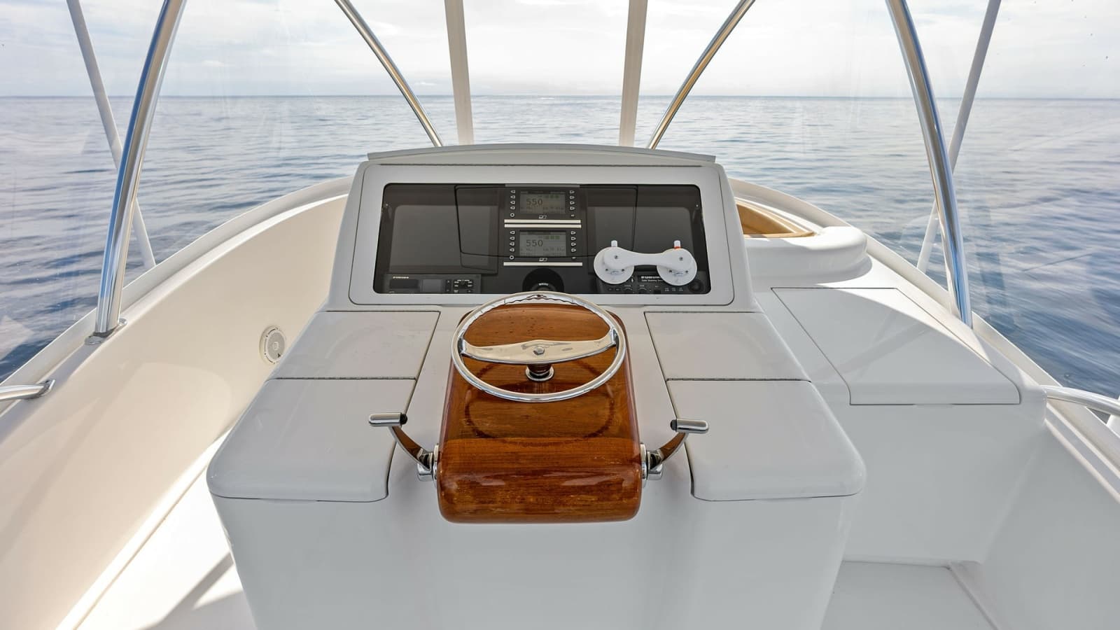 2017 Viking 80 Convertible - Photo 47