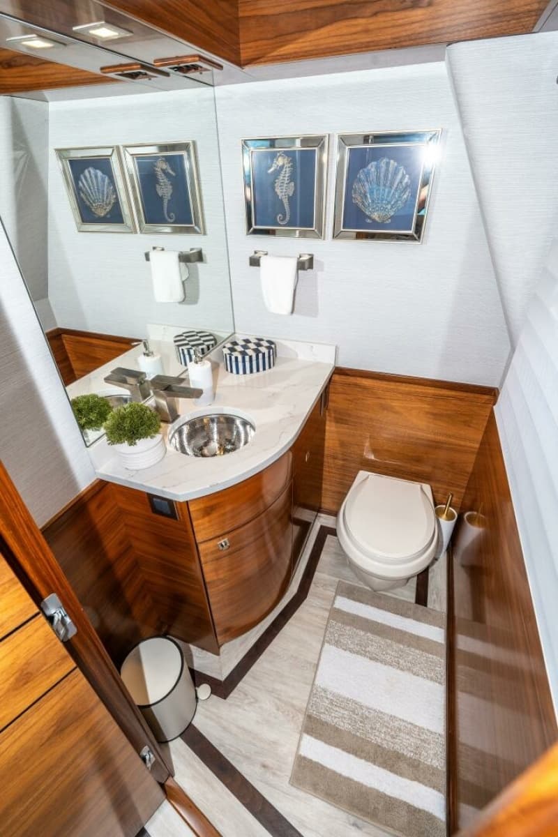 2025 Viking 90C - Photo 32