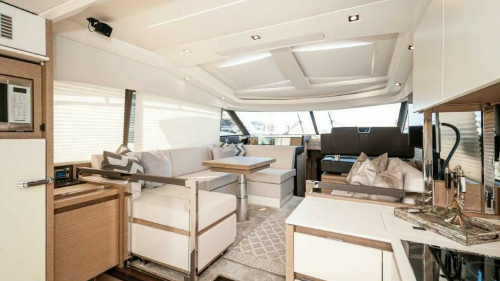 2018 Prestige 460 - Photo 2