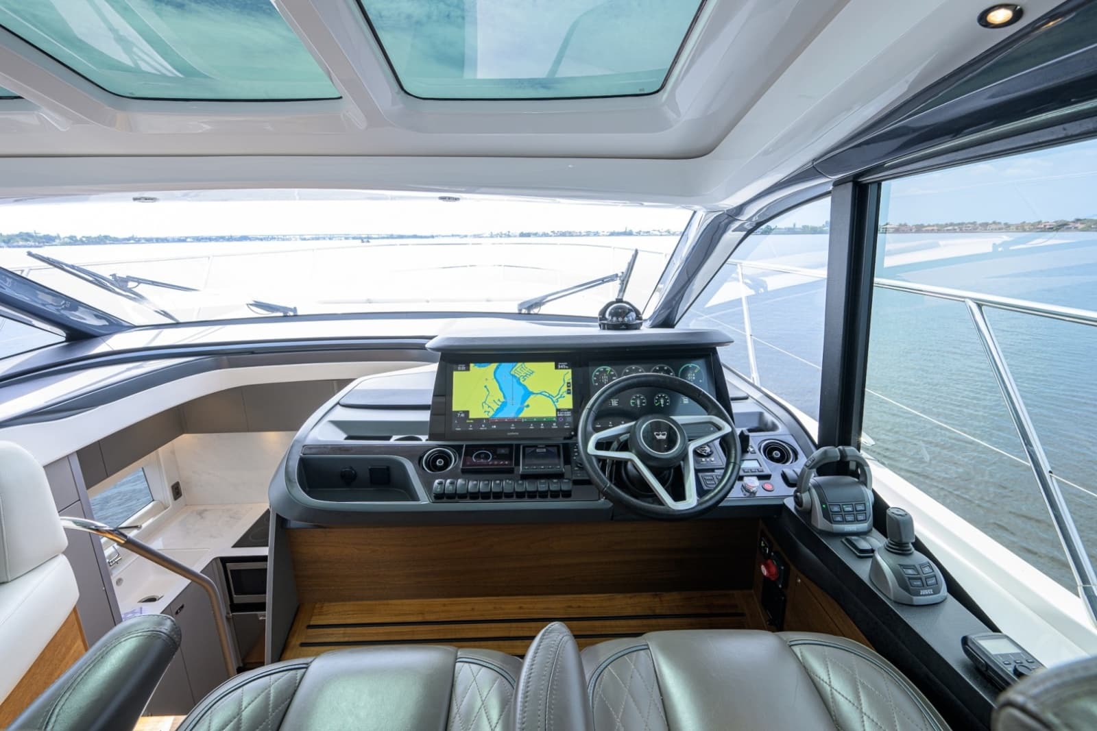 2024 Princess V50 - Photo 12
