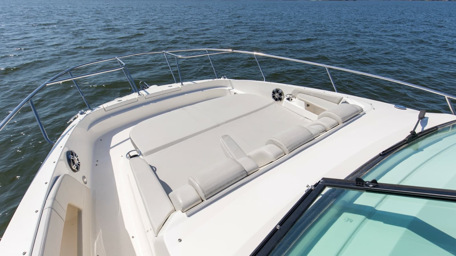 2022 Sea Ray 320 Sundancer OB - Photo 33