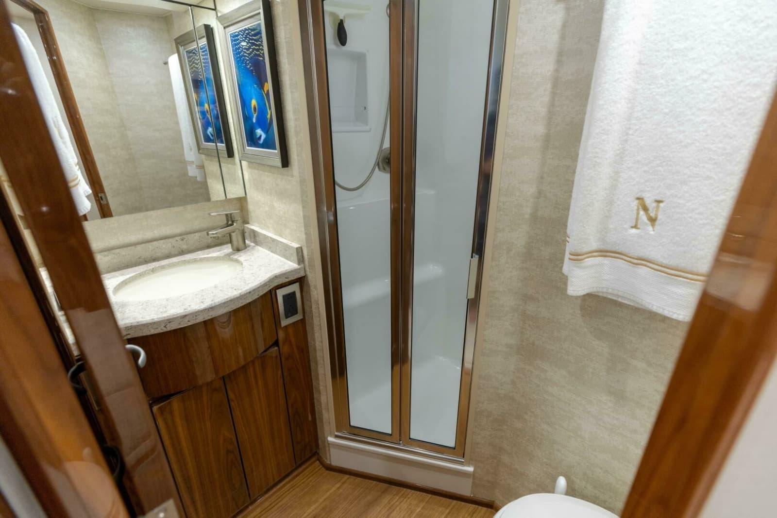 2018 Viking 62 Convertible - Photo 24