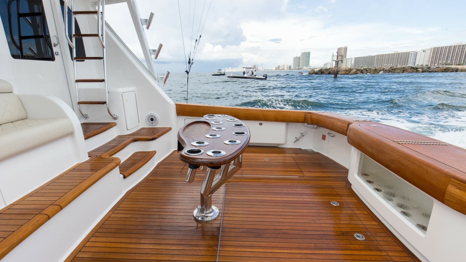 2022 Viking 58 Convertible - Photo 41