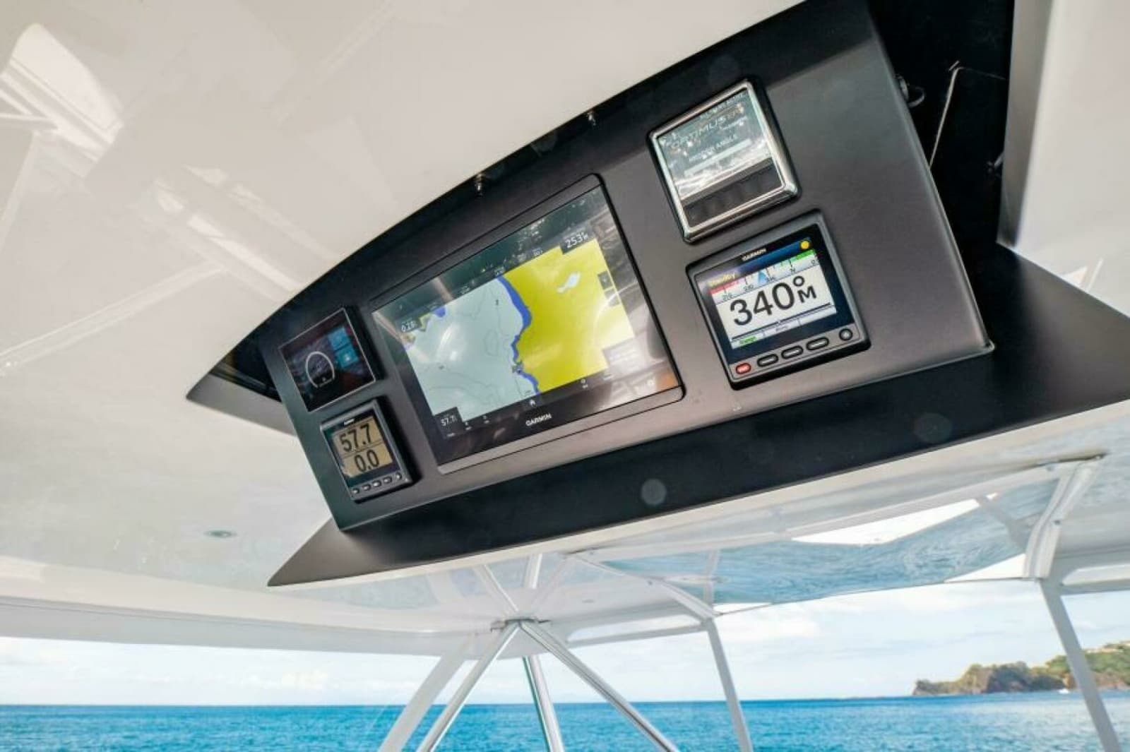 2023 Viking 64 Convertible - Photo 43