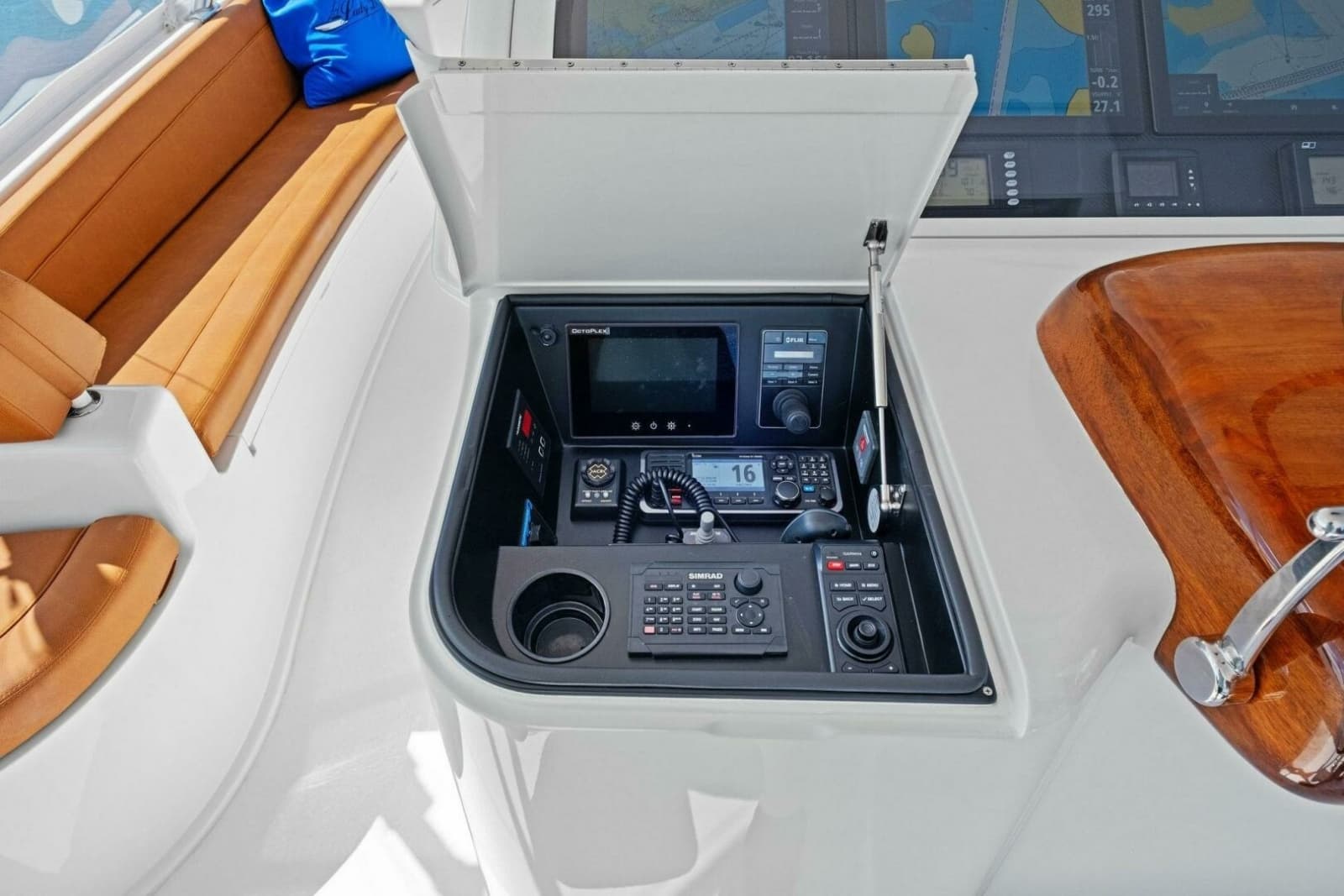 2012 Viking 82 Convertible - Photo 169