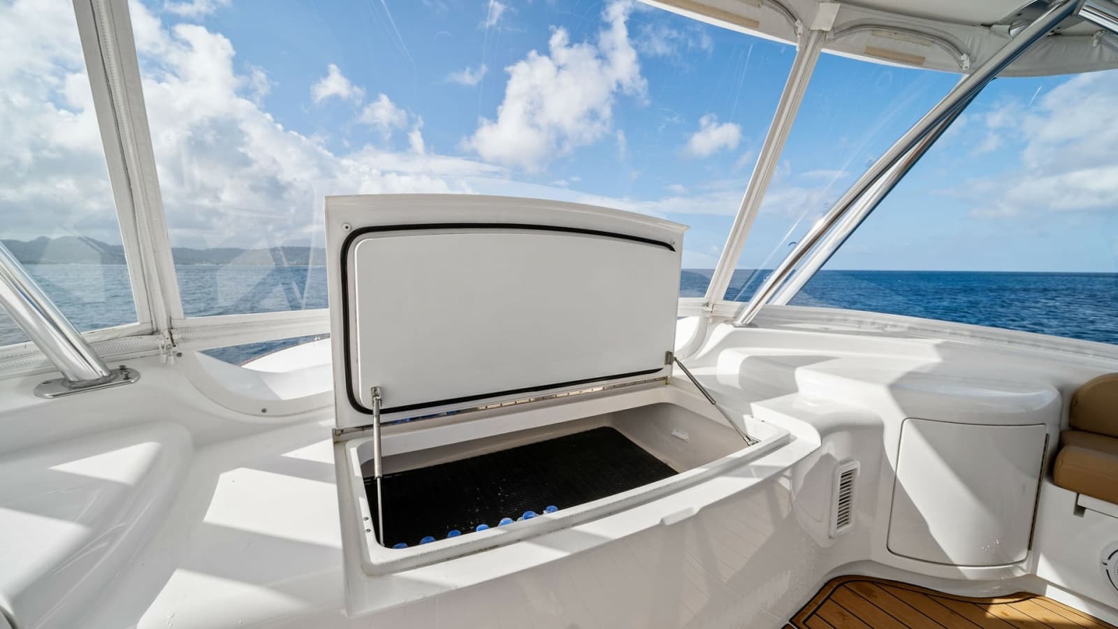 2015 Viking 70 Convertible  - Photo 53