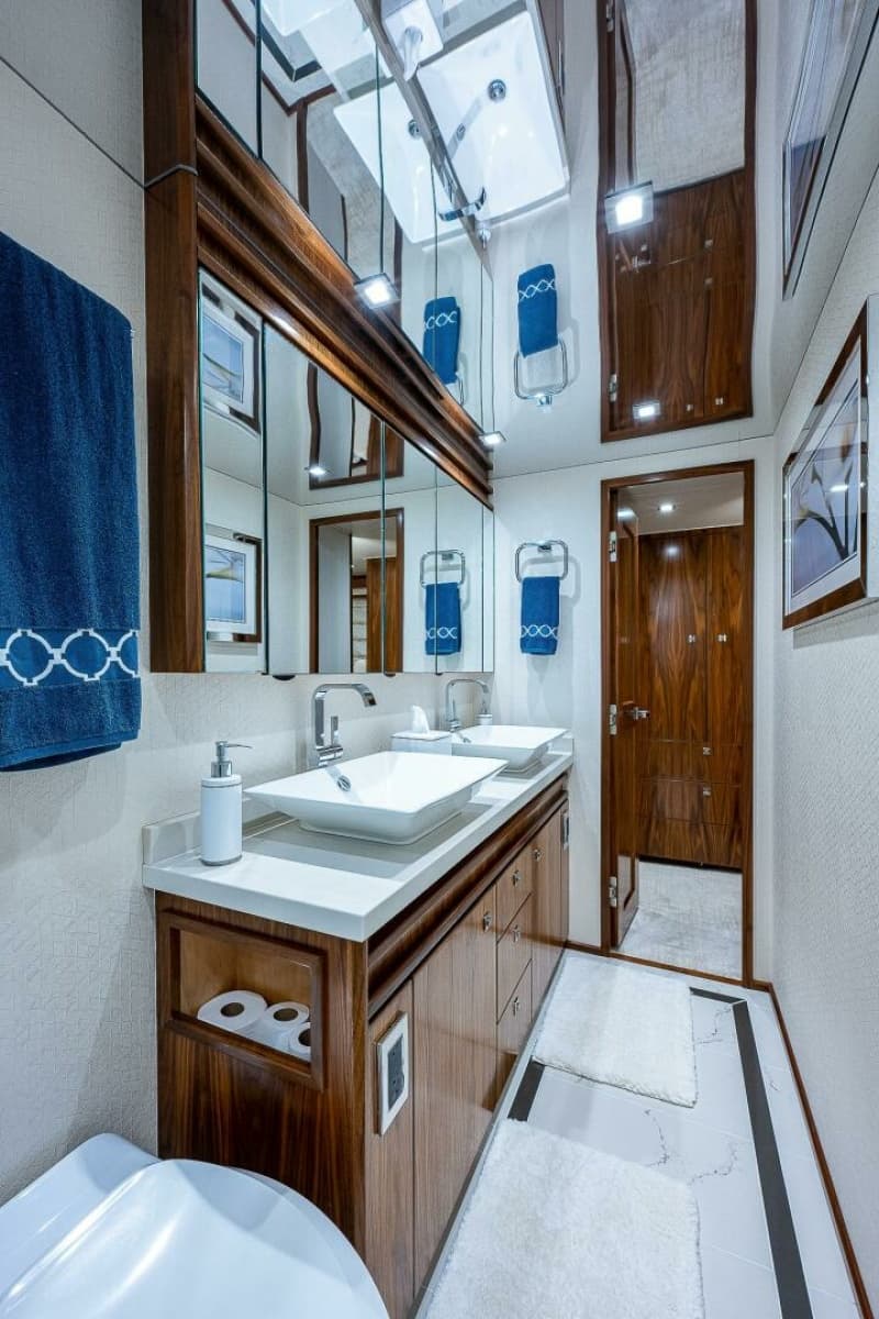 2017 Viking 75 Motoryacht - Photo 19