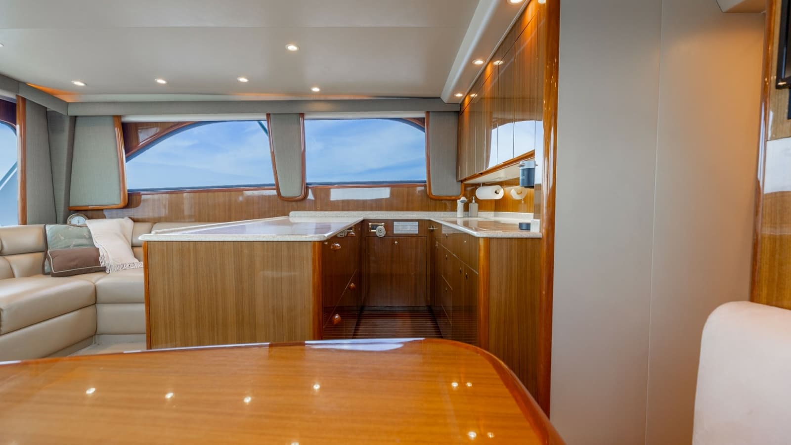 2007 Viking 45 Convertible - Photo 13