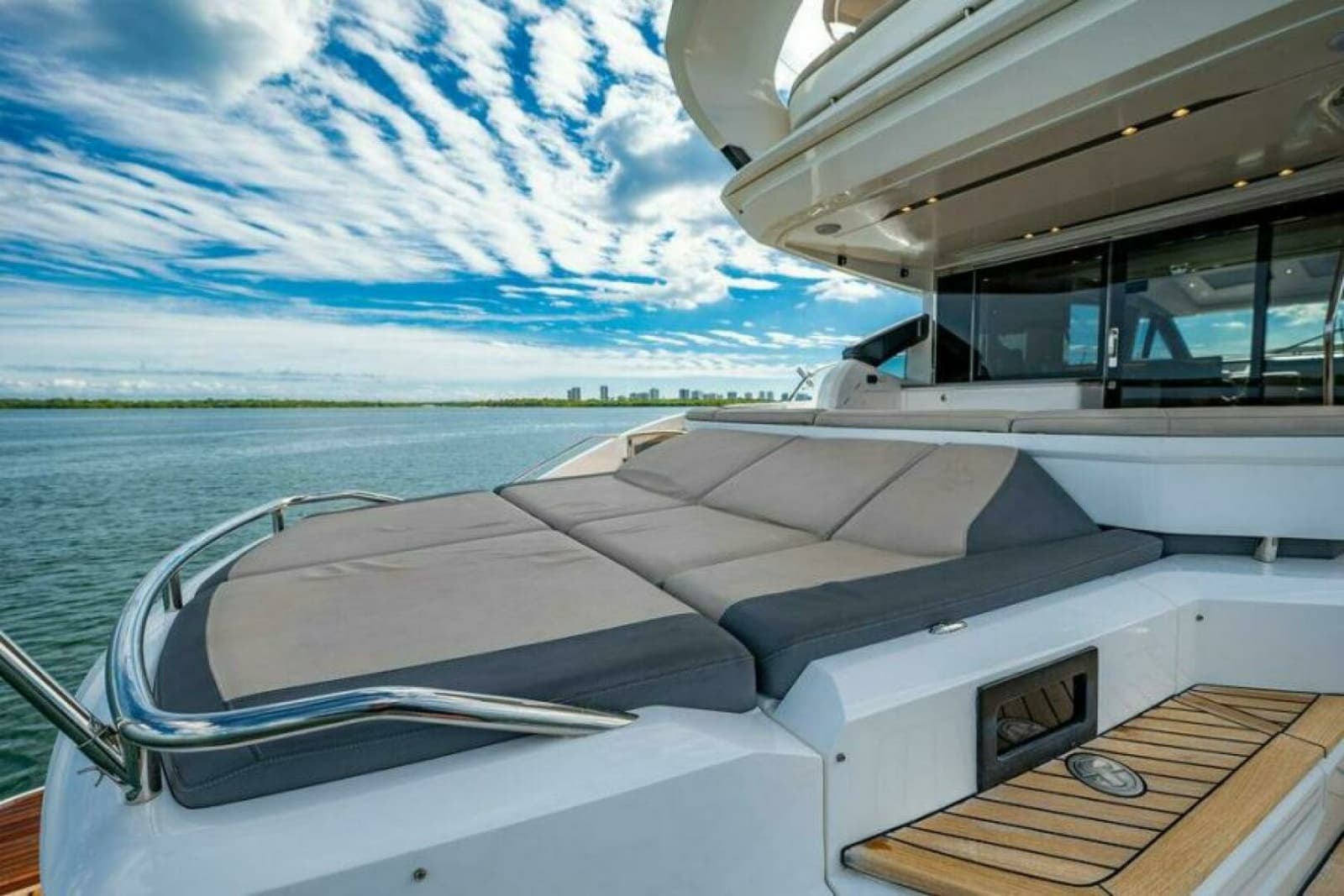 2016 Princess S65 - Photo 27