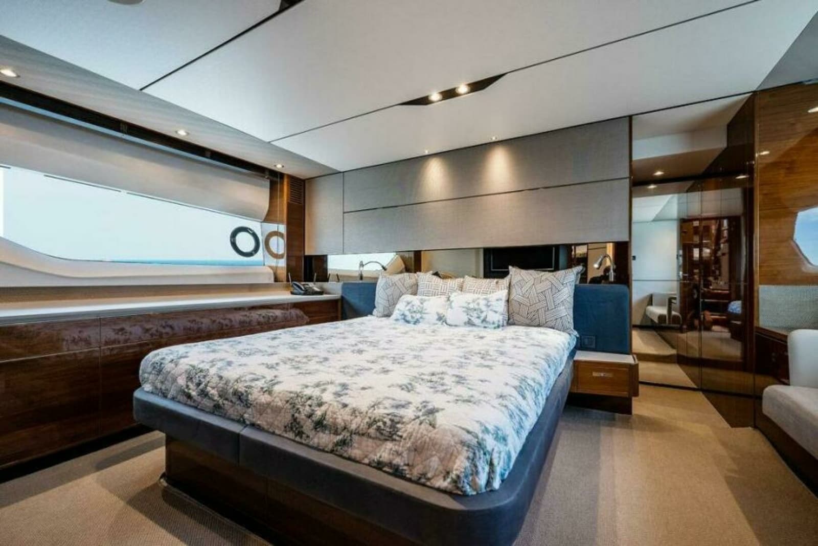 2016 Princess S65 - Photo 19