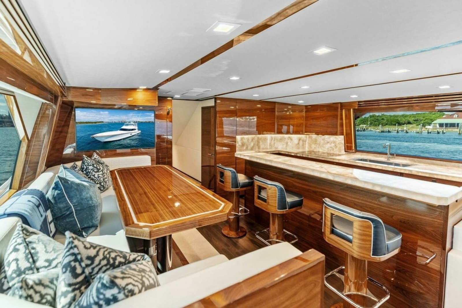 2026 Viking 82 Convertible - Photo 55