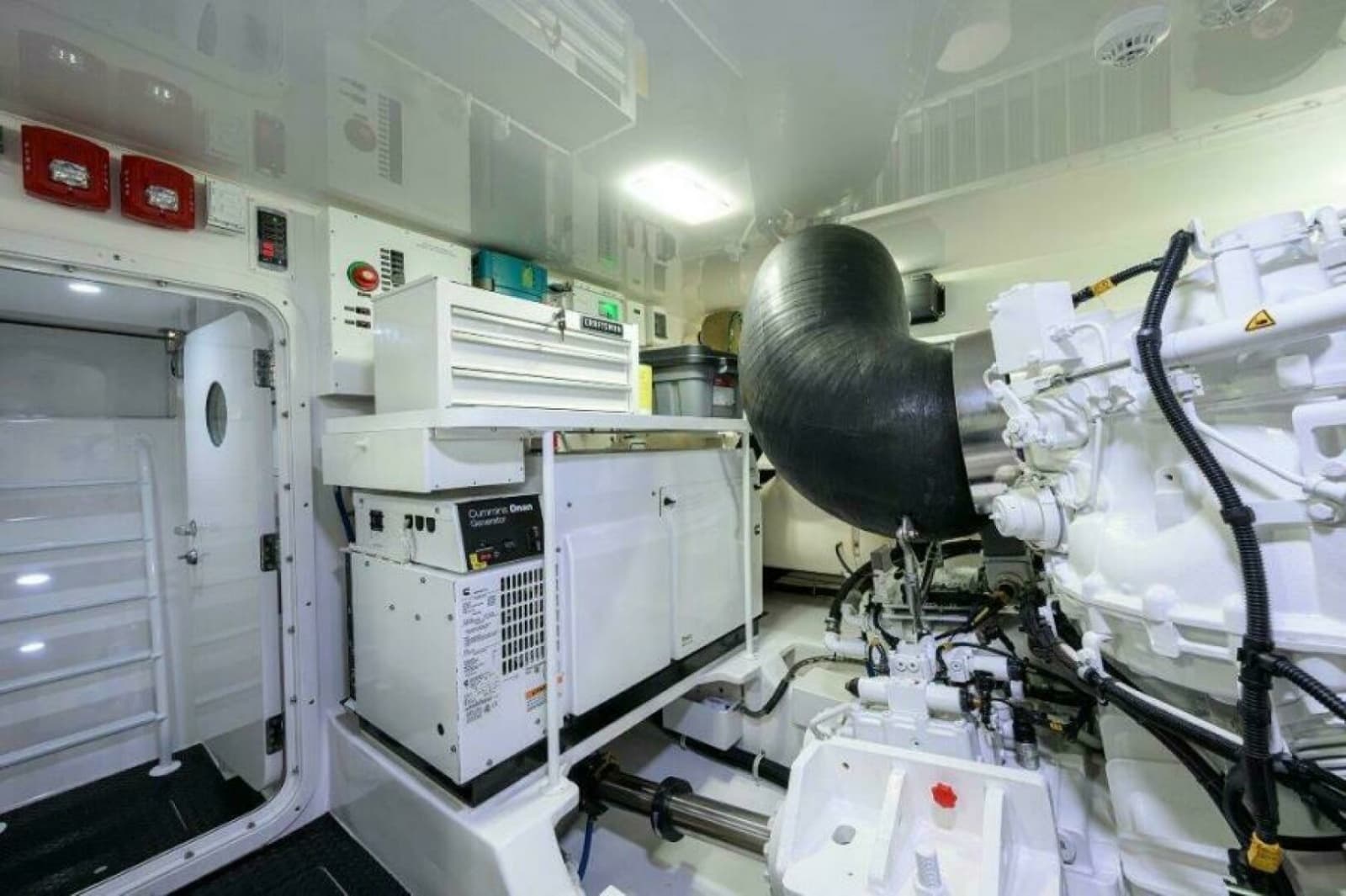 2020 Viking 72 Convertible - Photo 48