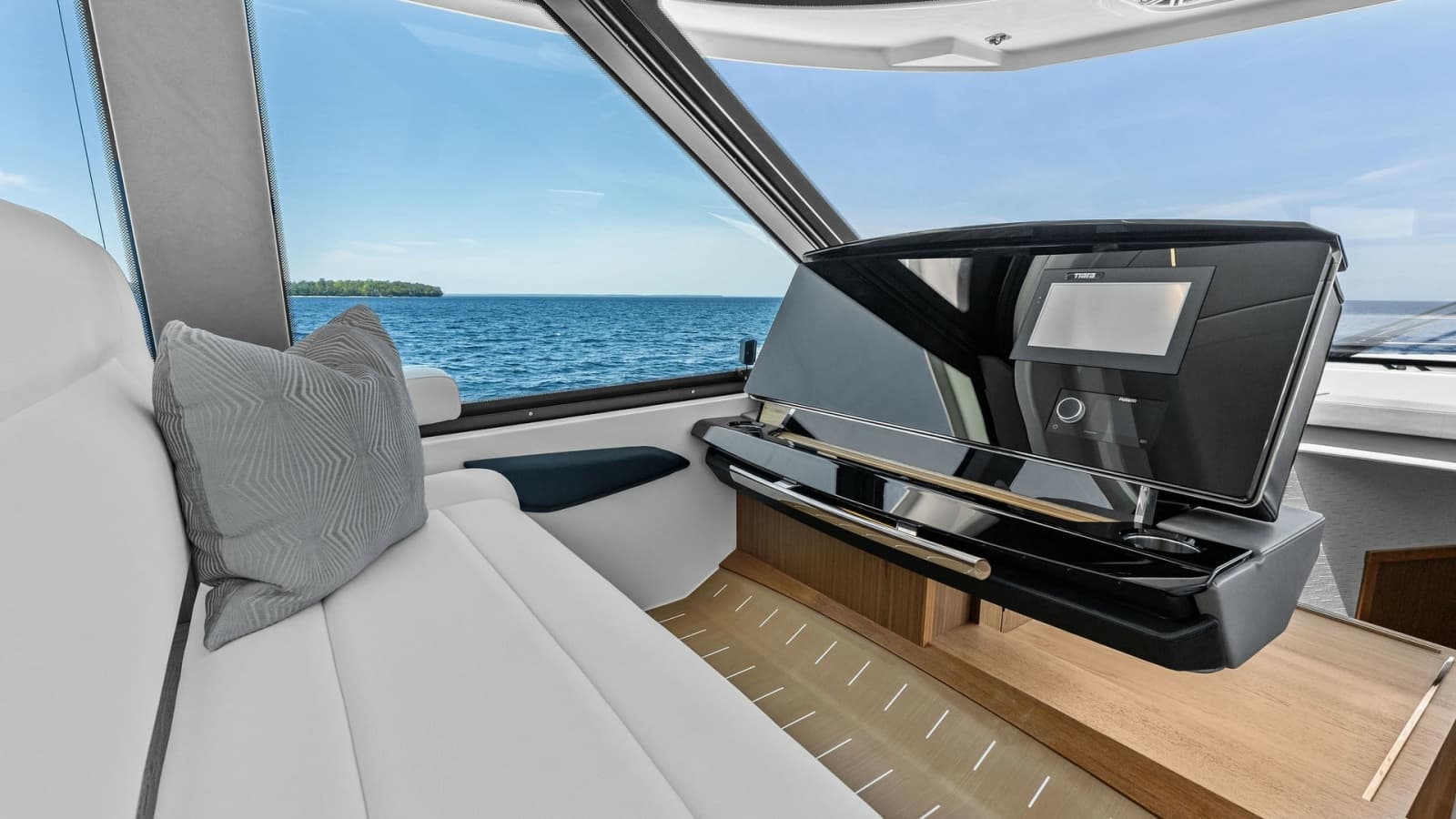 2025 Tiara Yachts EX 60 - Photo 26