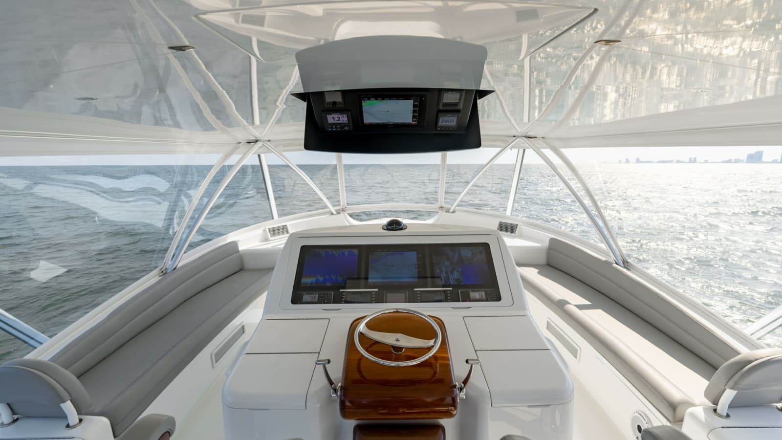 2018 Viking 72 Convertible - Photo 44