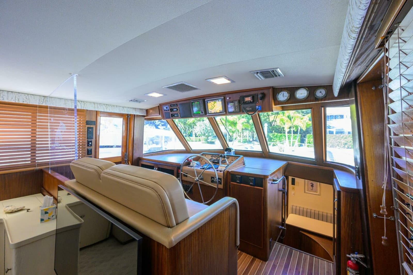 1987 Hatteras 63 Motor Yacht - Photo 15