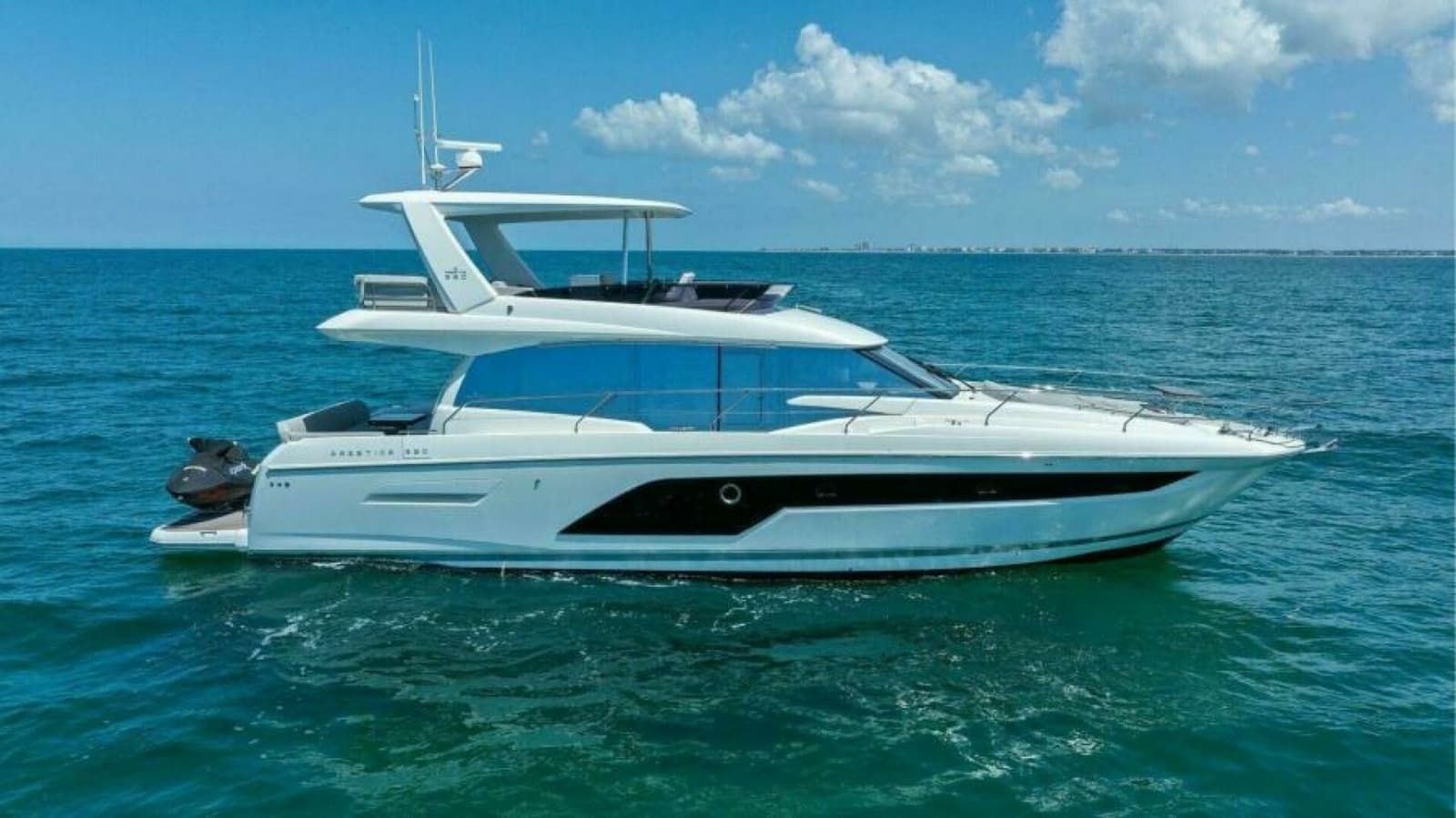 2022 Prestige 590 Flybridge - Photo 1