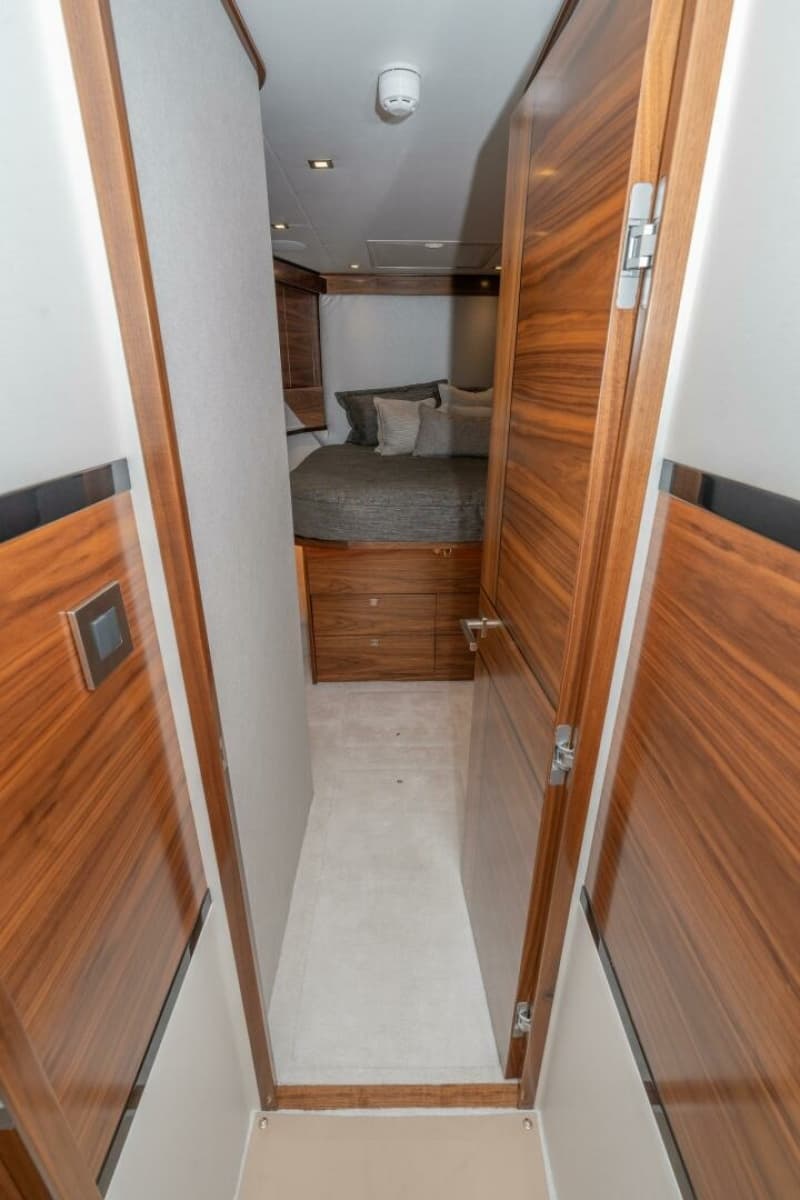 2025 Viking 90C - Photo 51