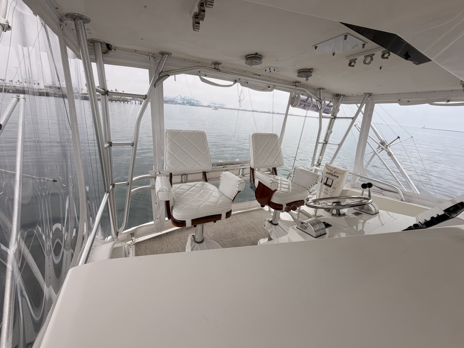 1994 Viking 50 Convertible - Photo 28