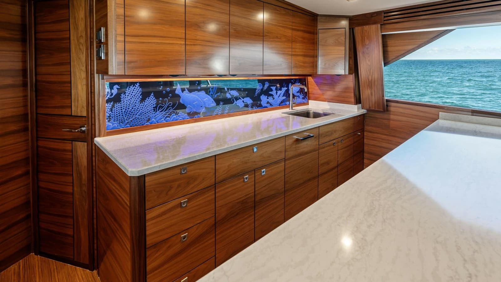 2024 Viking 68 Convertible - Photo 12