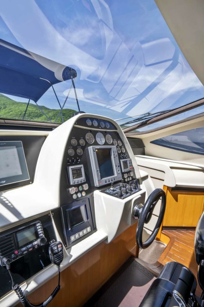 2005 Pershing 76 Motor Yacht - Photo 12
