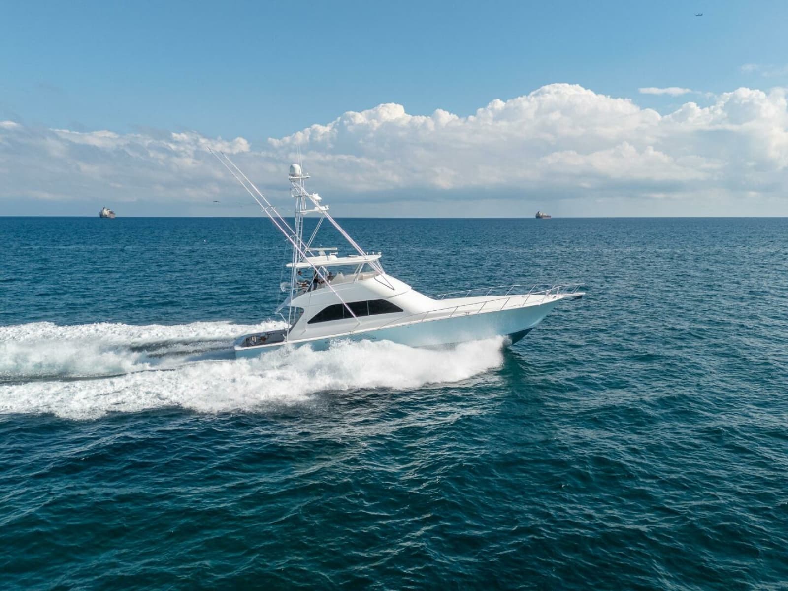 2006 Viking 68 Convertible - Photo 16