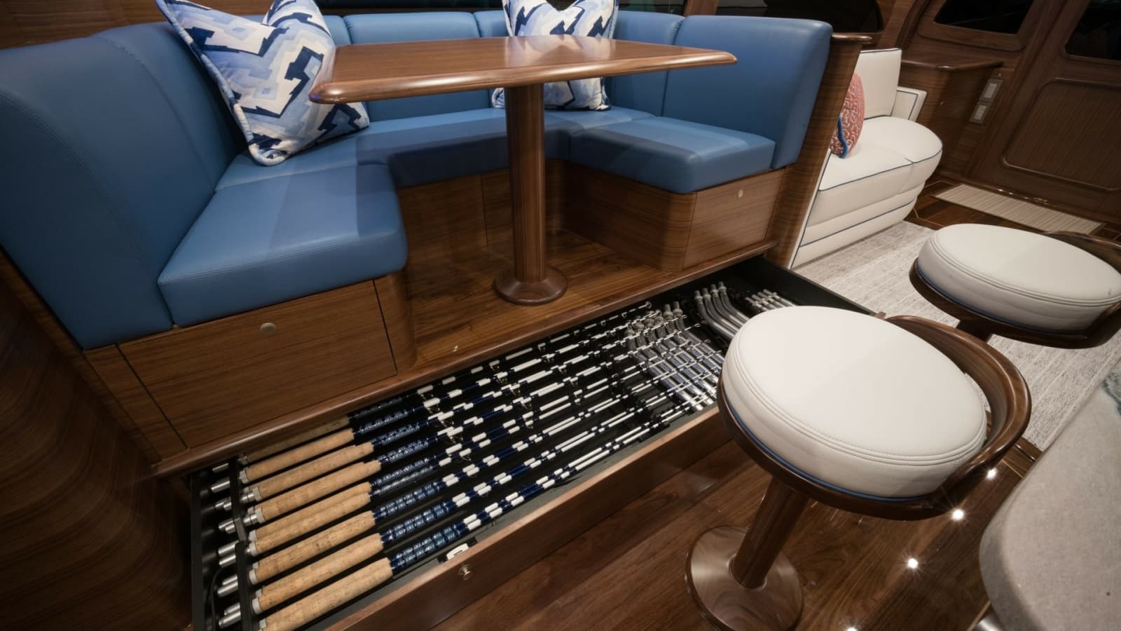 2026 Winter Custom Yachts 75 Open Convertible - Photo 10