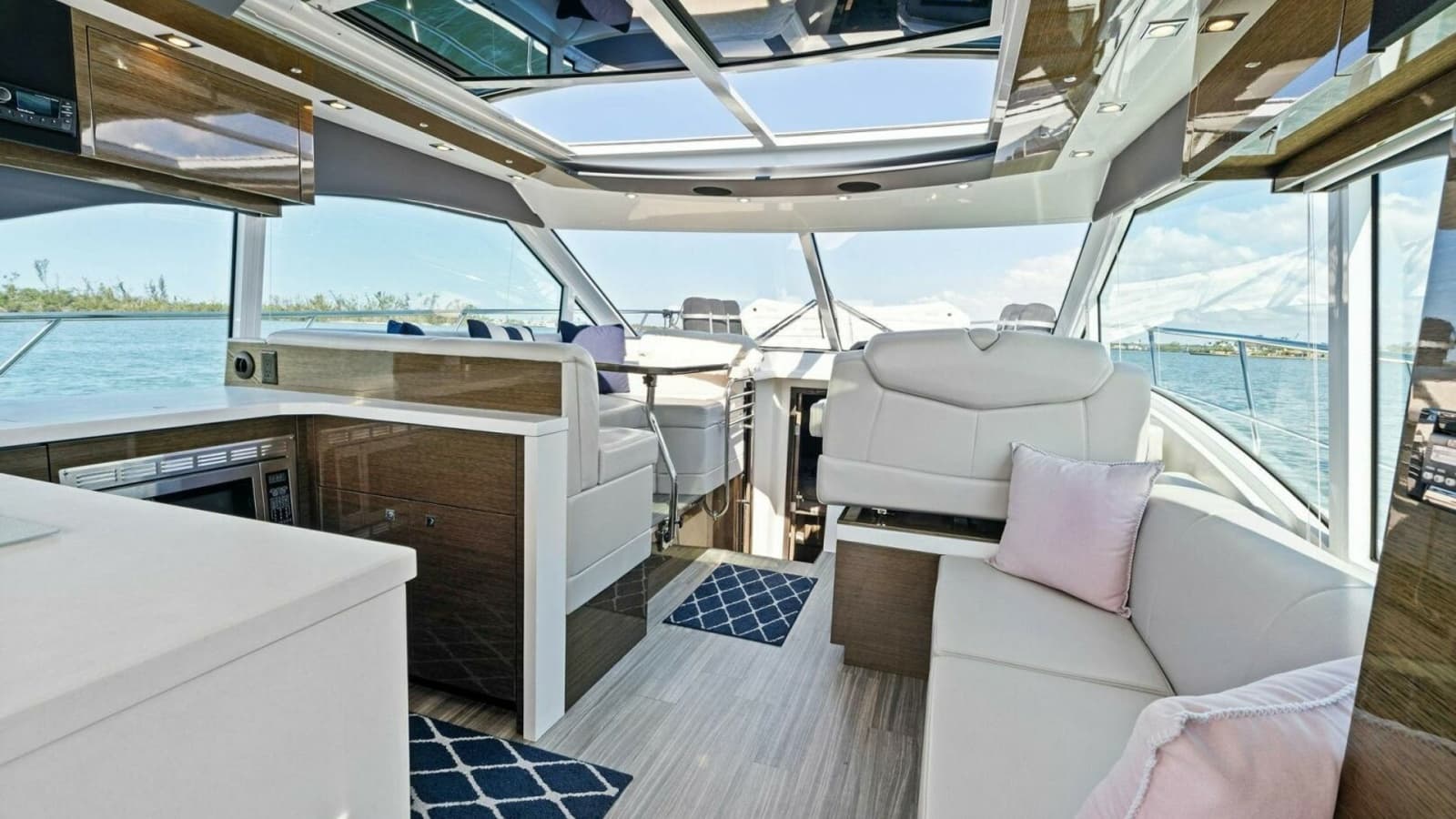 2019 Cruisers Yachts 45 Cantius - Photo 3