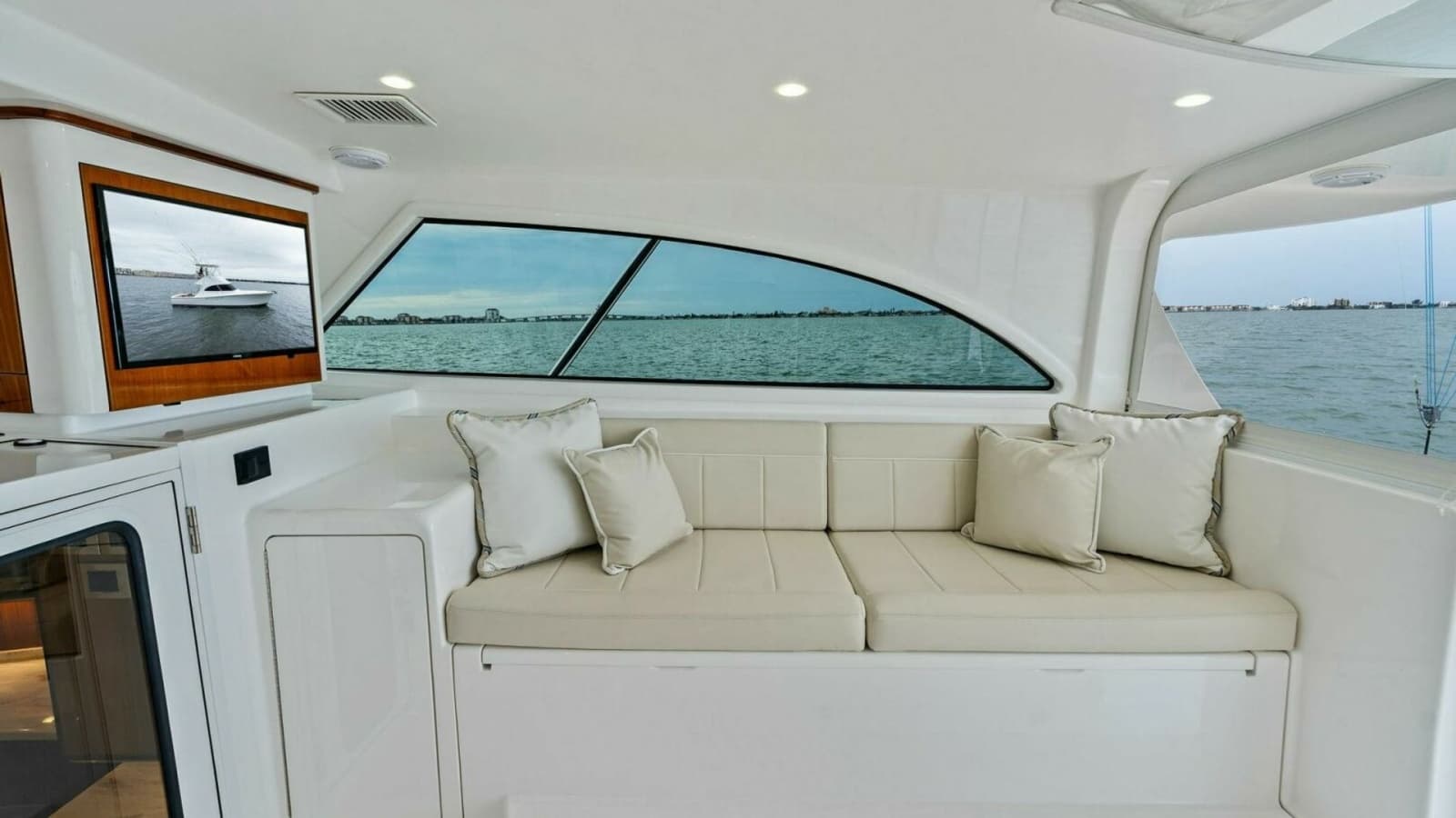 2021 Viking 46 Billfish - Photo 27