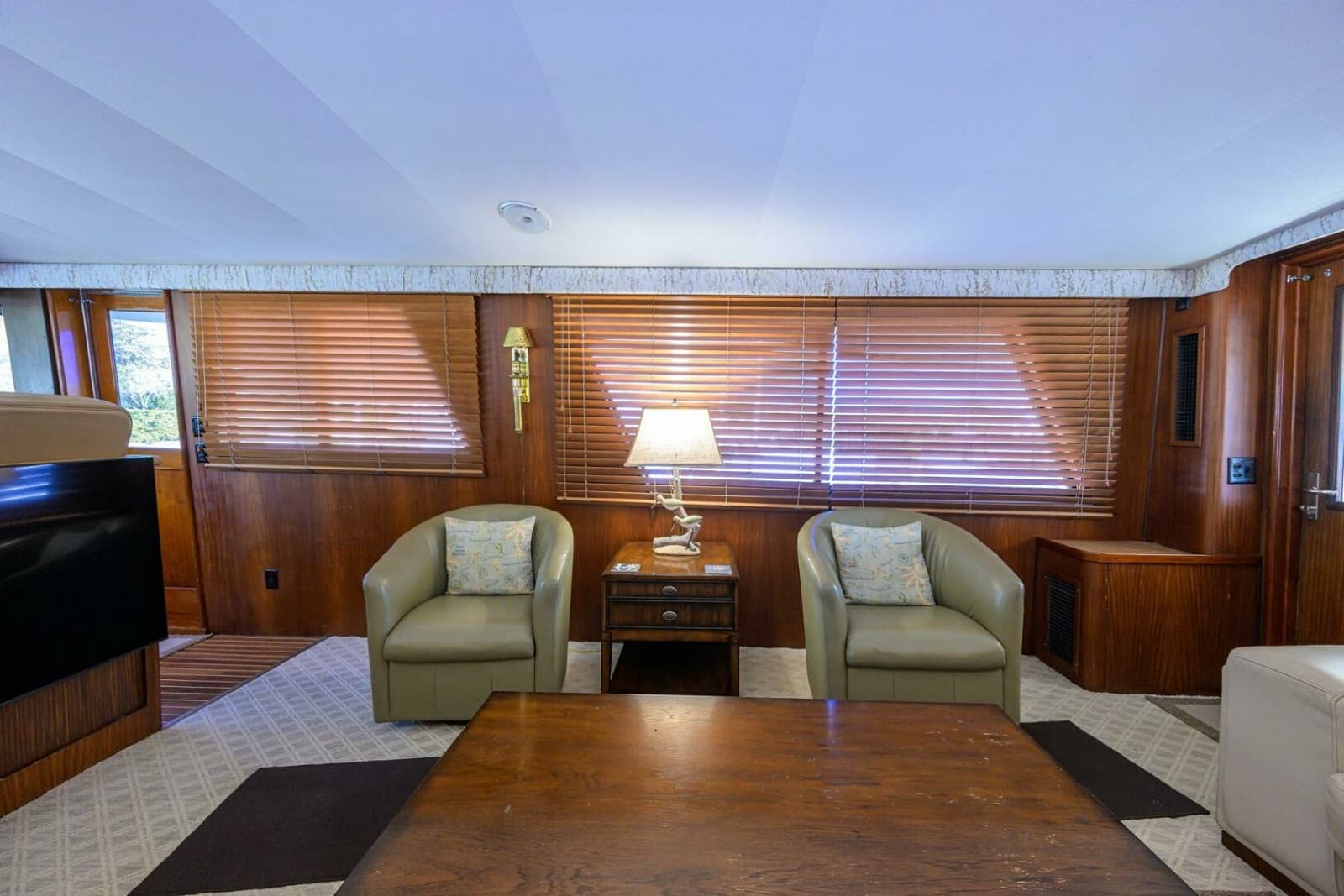 1987 Hatteras 63 Motor Yacht - Photo 5