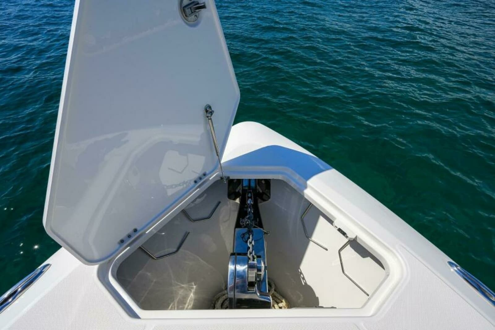2021 Solace Center Console - Photo 8