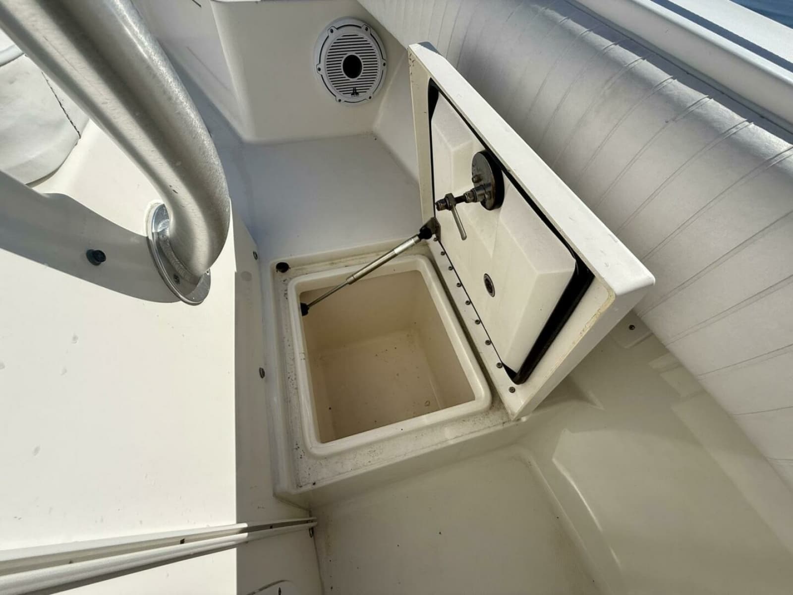 2006 Regulator 29 FS - Photo 33