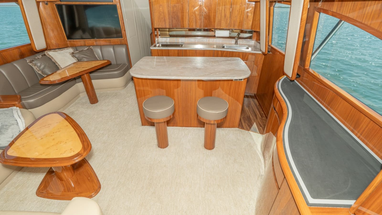 2017 Viking 55 Convertible - Photo 6
