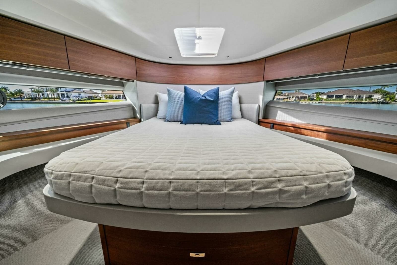 2023 Princess F50 - Photo 37