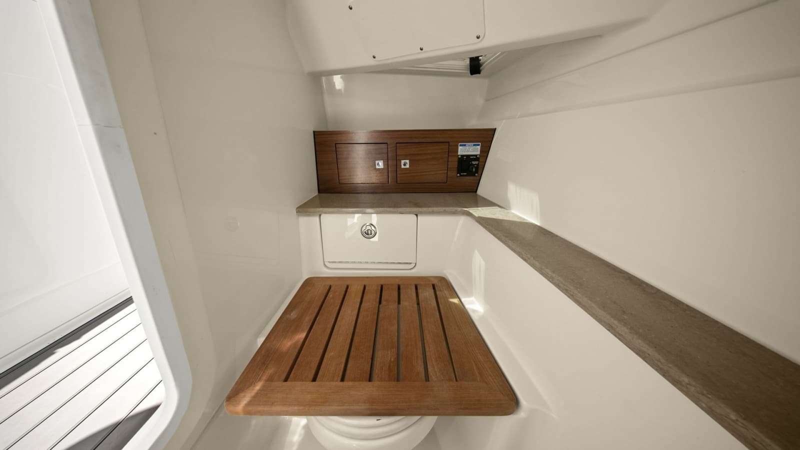 2019 Boston Whaler 320 Vantage - Photo 14