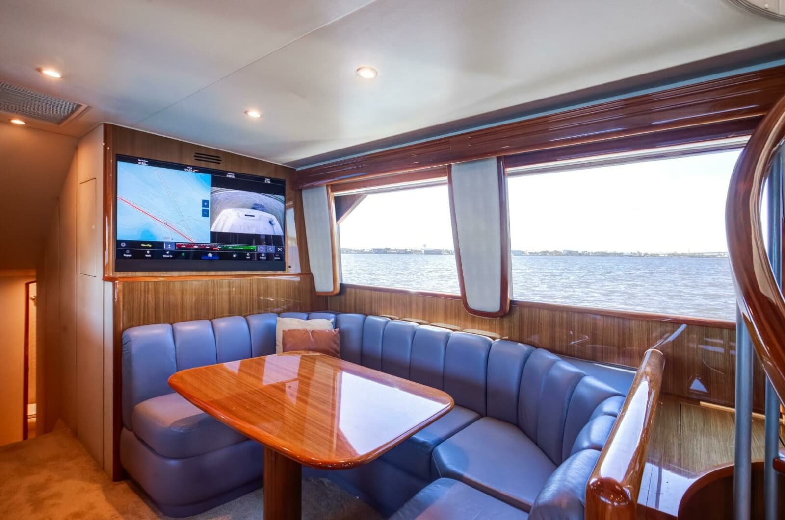 2009 Viking 64 Enclosed Bridge w/ Tower - Photo 17