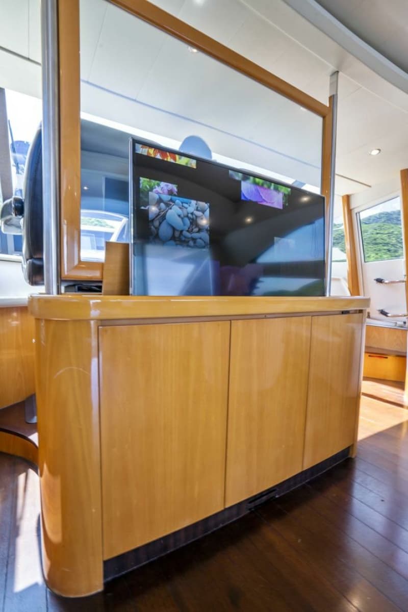2005 Pershing 76 Motor Yacht - Photo 6