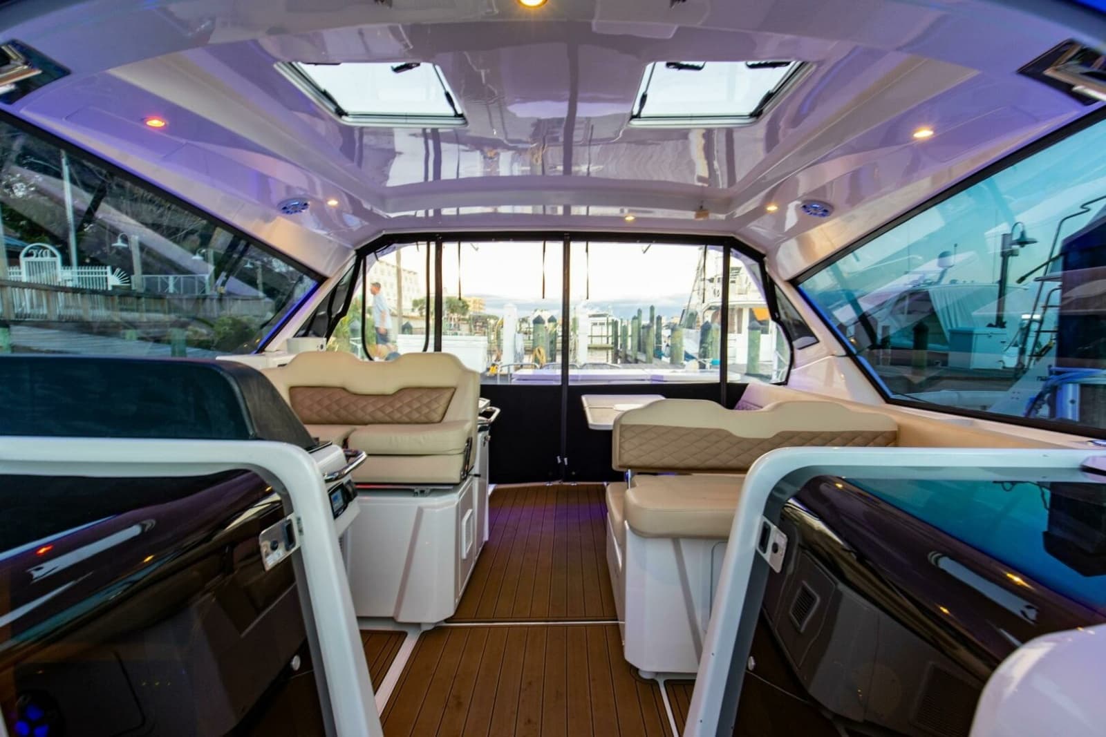 2018 Aquila 36 Power Cat - Photo 2