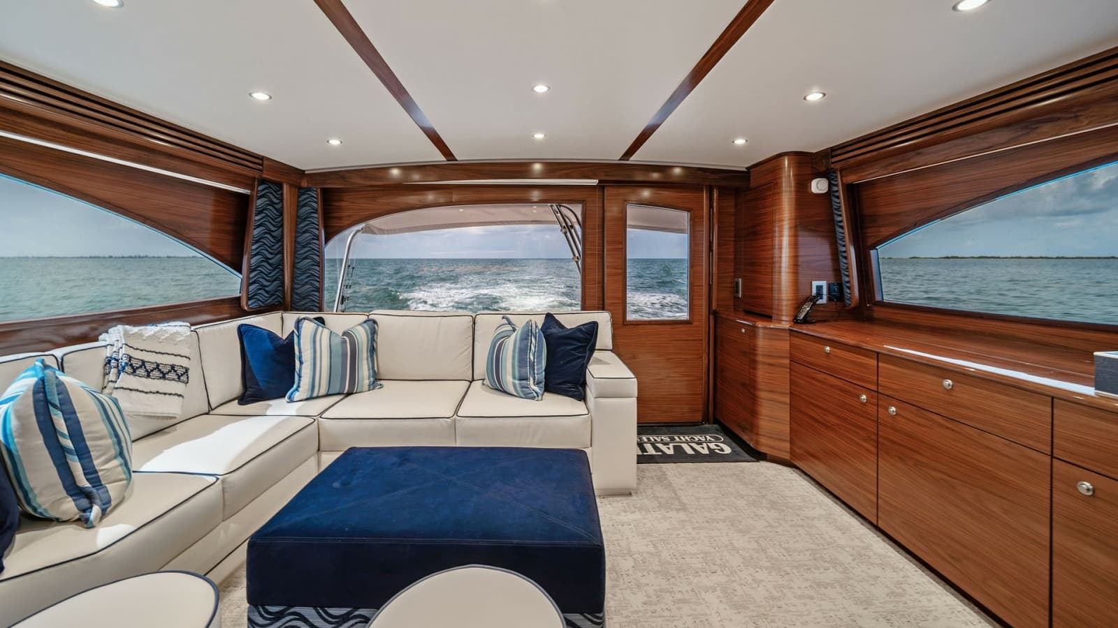2024 Viking 64 Convertible - Photo 34