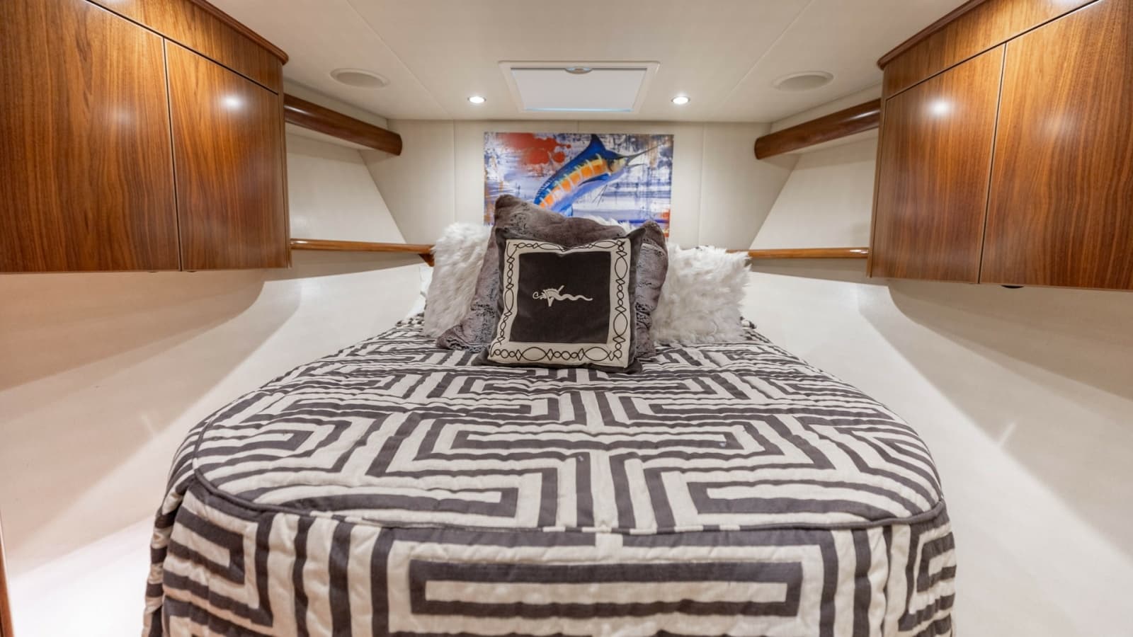 2020 Viking 62 Convertible - Photo 29