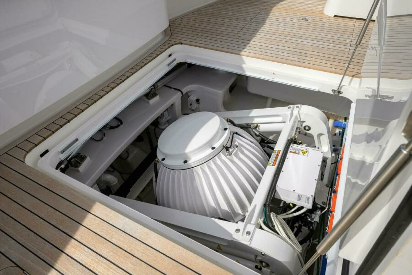 2024 Viking 80 Convertible - Photo 35