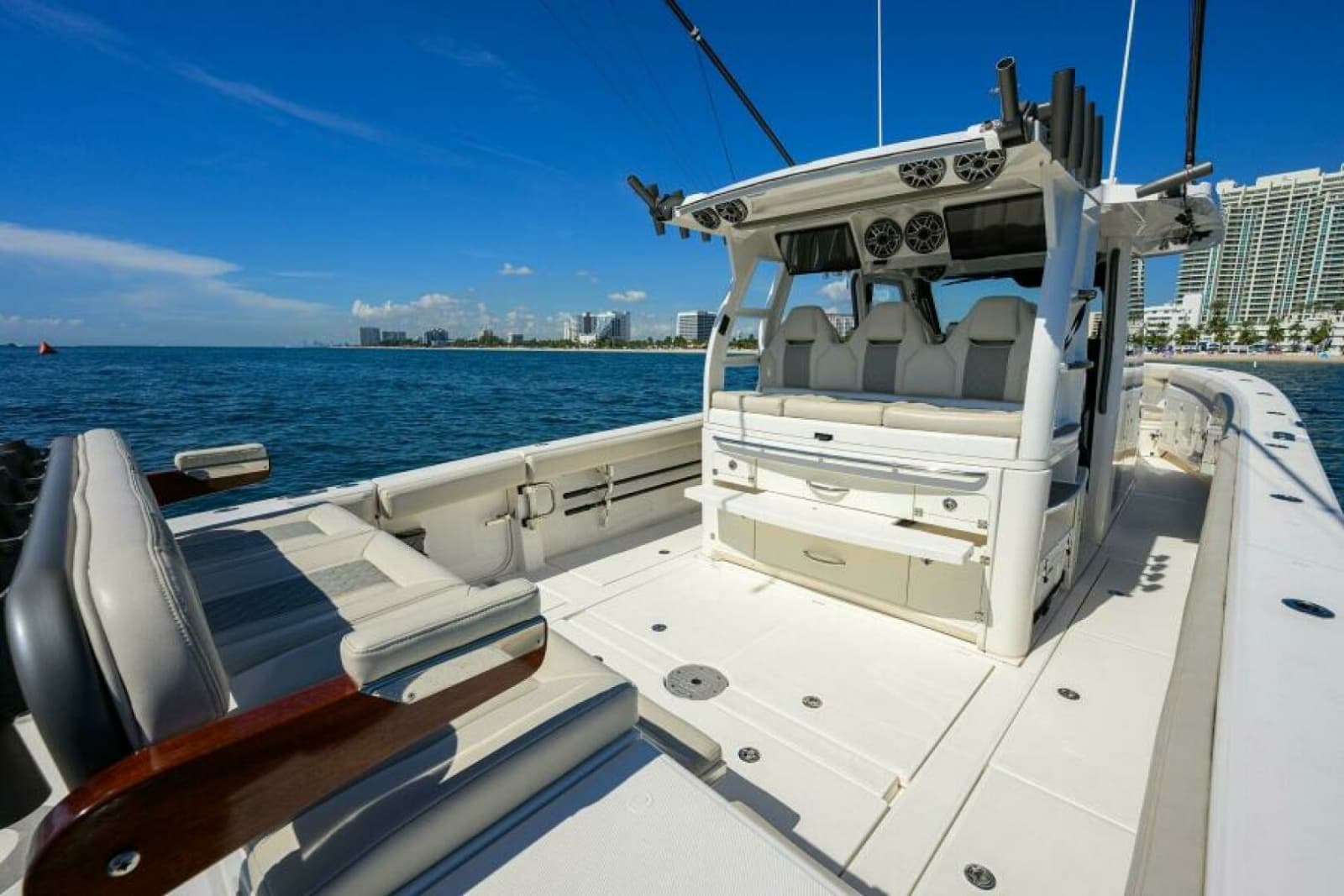 2021 Solace Center Console - Photo 12