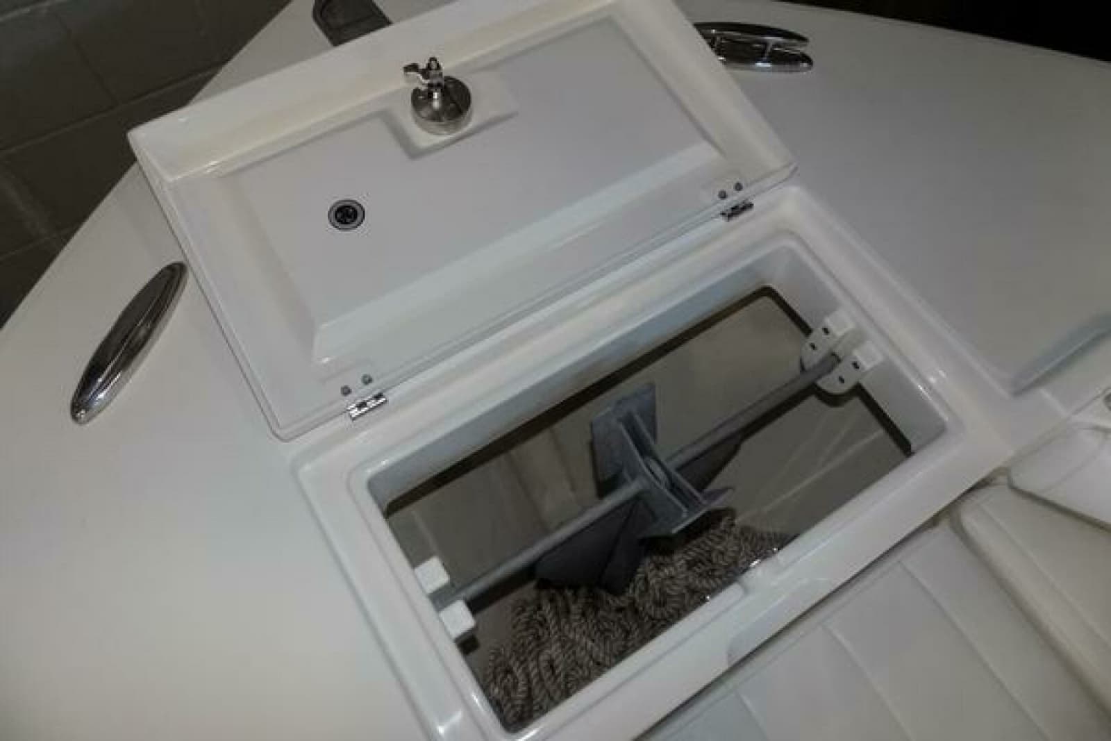 2013 Regulator 34SS - Photo 9