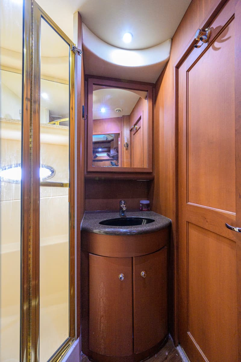 2005 Silverton 39 Motor Yacht - Photo 52