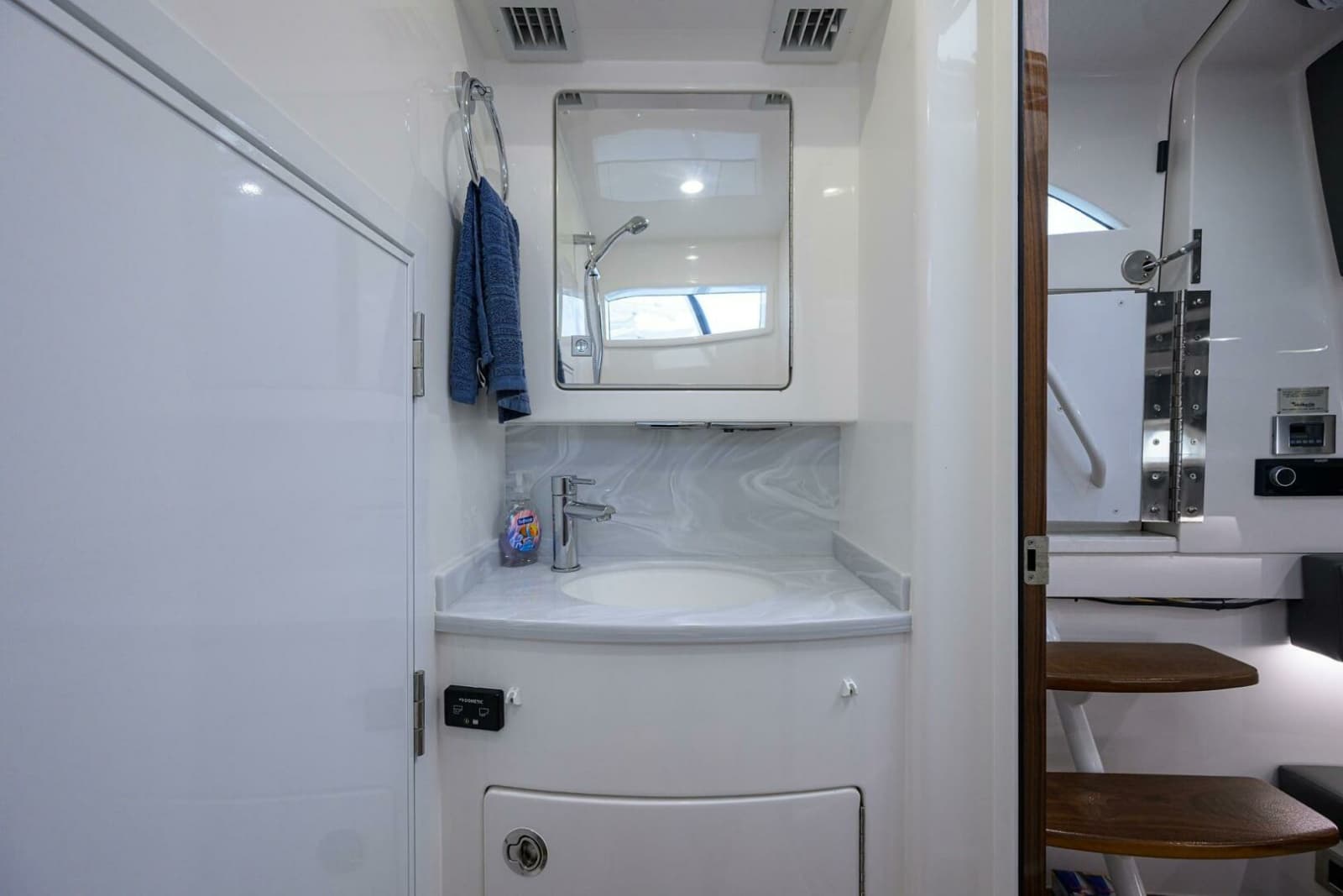 2023 Valhalla Boatworks V-46 - Photo 22